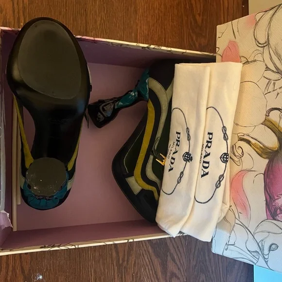 Prada from 2008 Spring summer collection, original dust bags,box and certificate - Picture 3 of 7